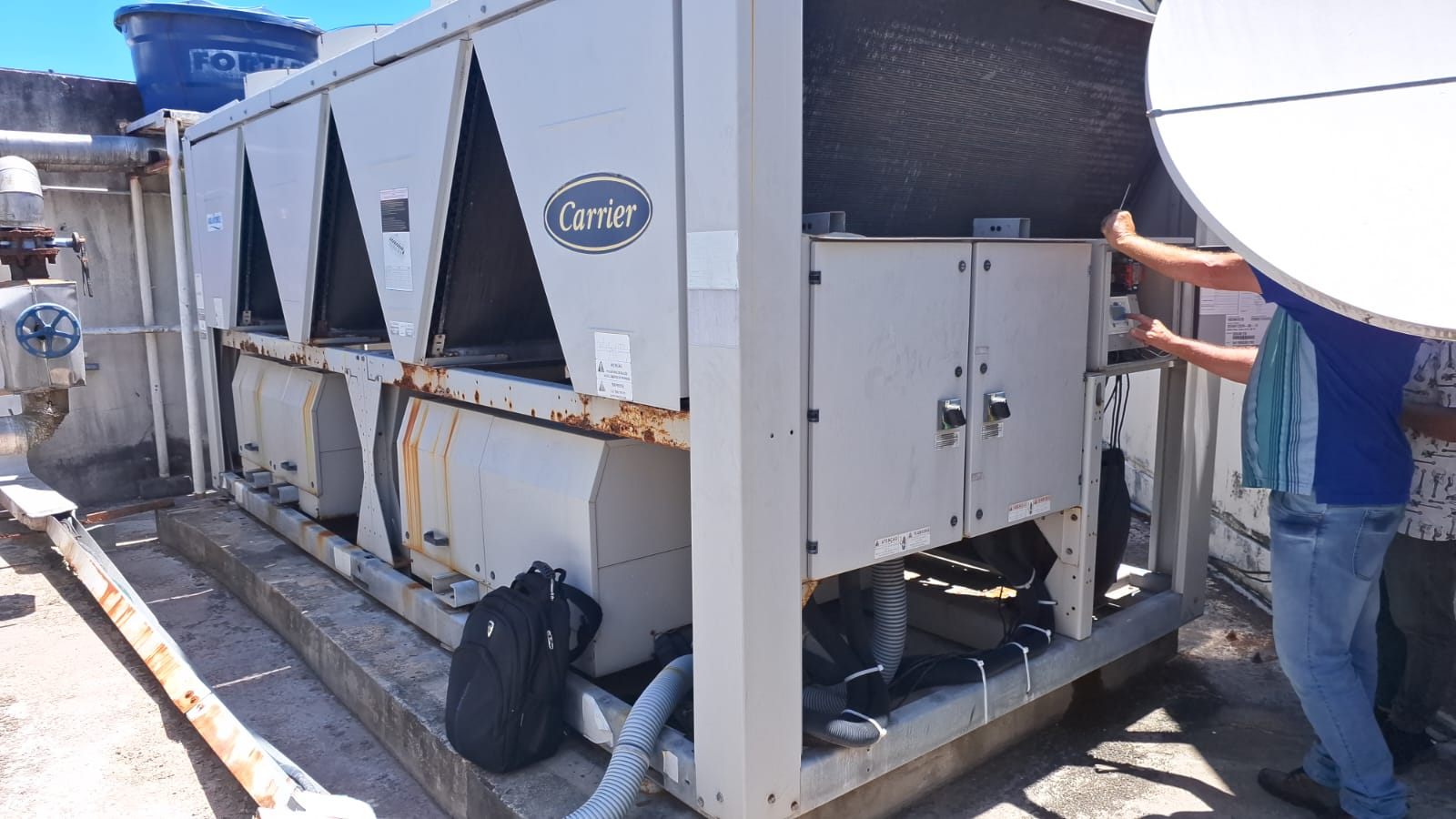 Chillers em casa de máquinas atendida pela NSC