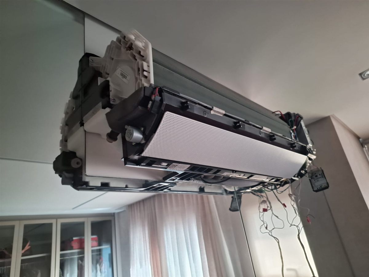 Manutenção de ar condicionado split de teto
